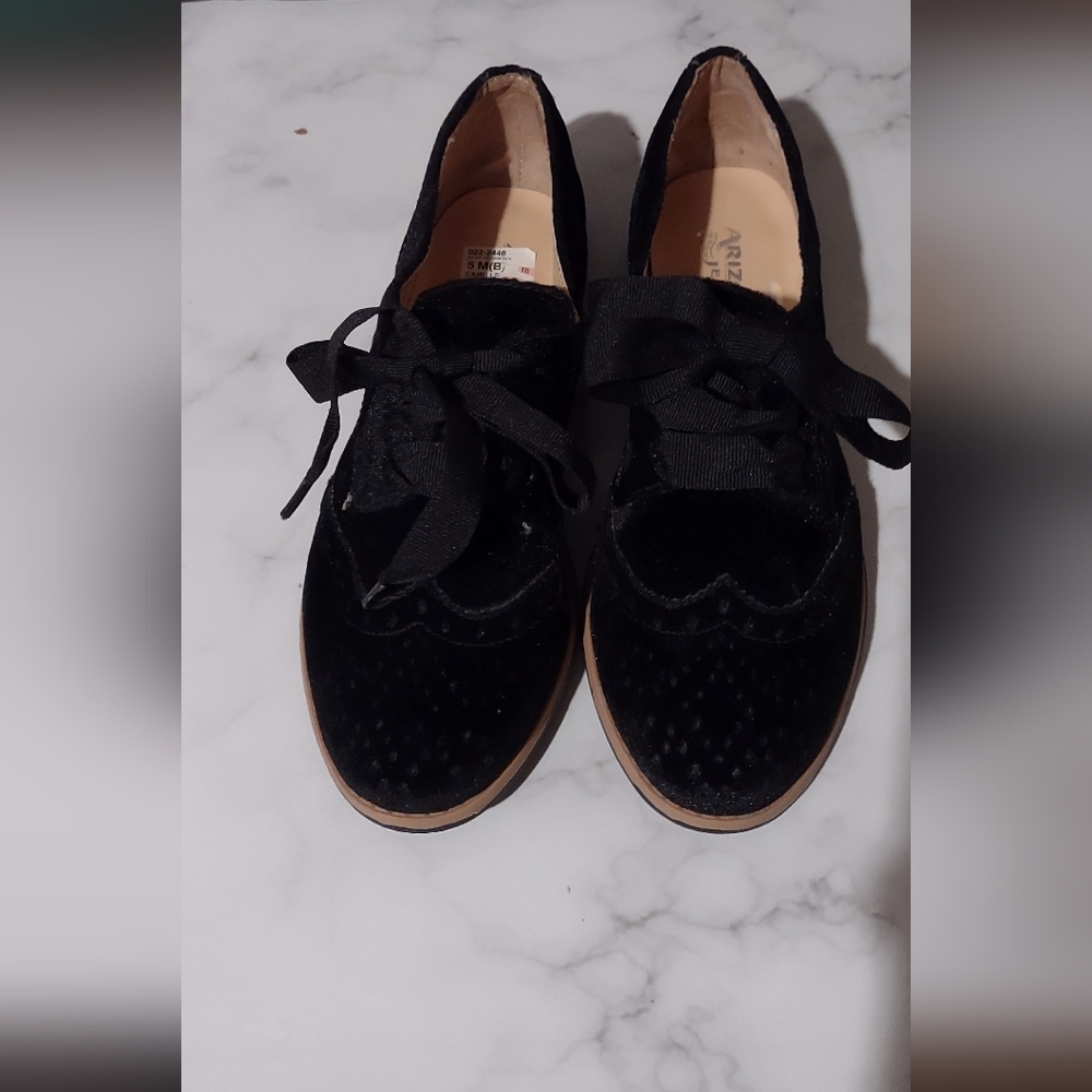 Arizona shoes for women size 5